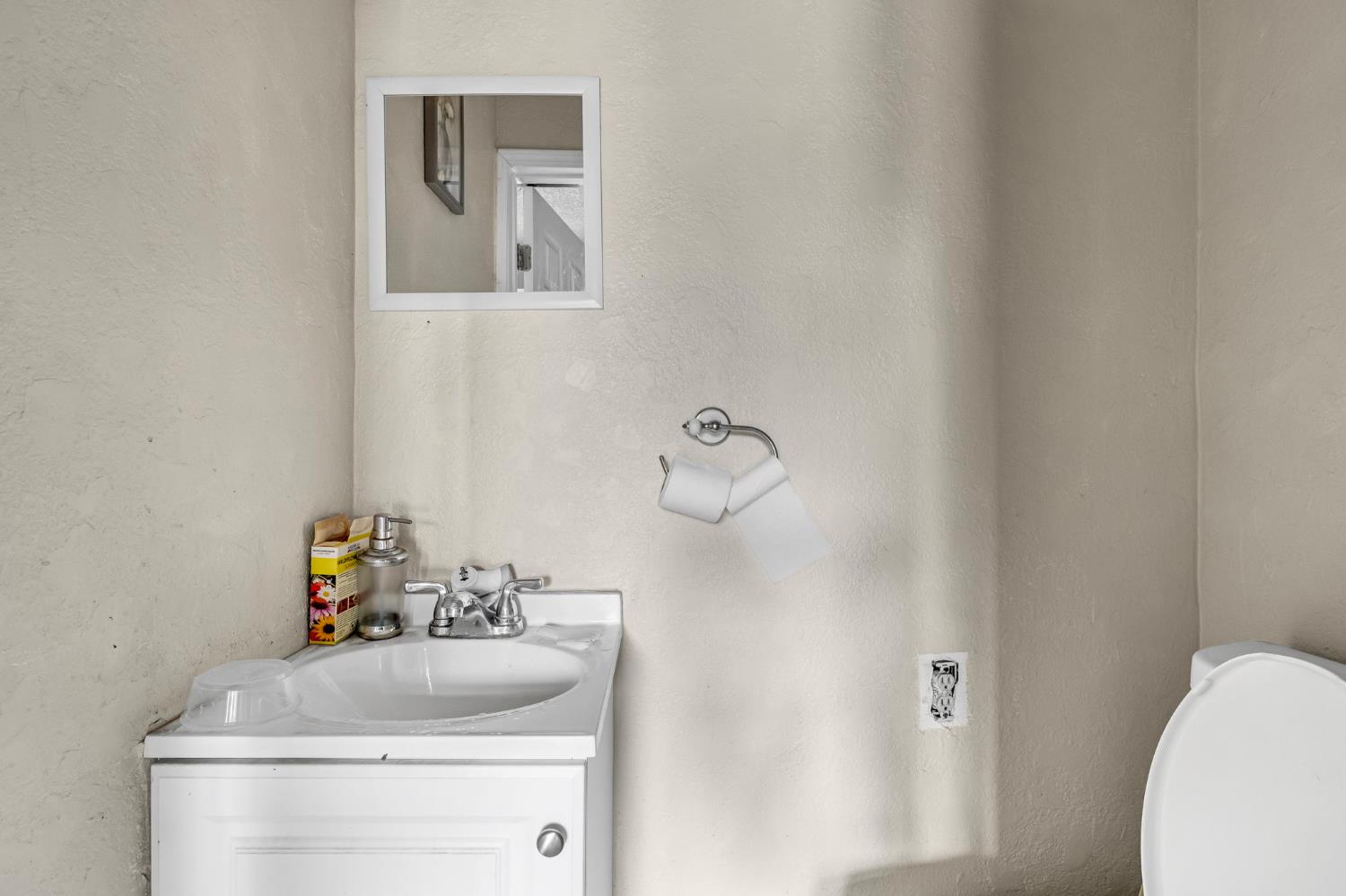 125 12Th St, Orange Cove, CA 93646