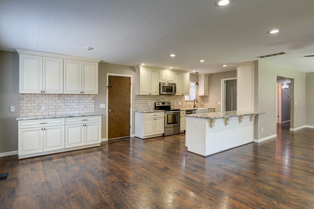 3152 W Morris Ave, Fresno, CA 93711