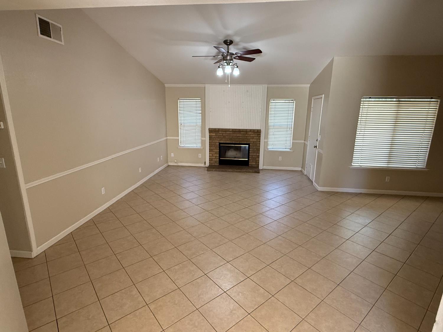 4702 W Mesa Ave, Fresno, CA 93722