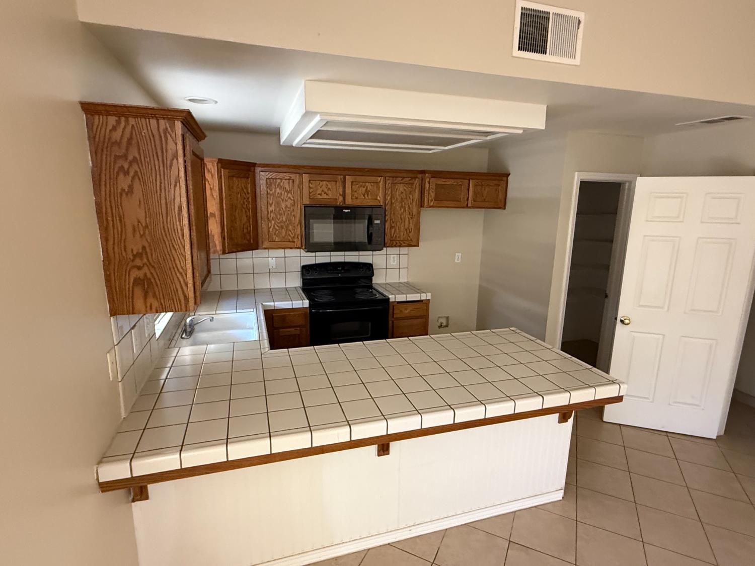 4702 W Mesa Ave, Fresno, CA 93722