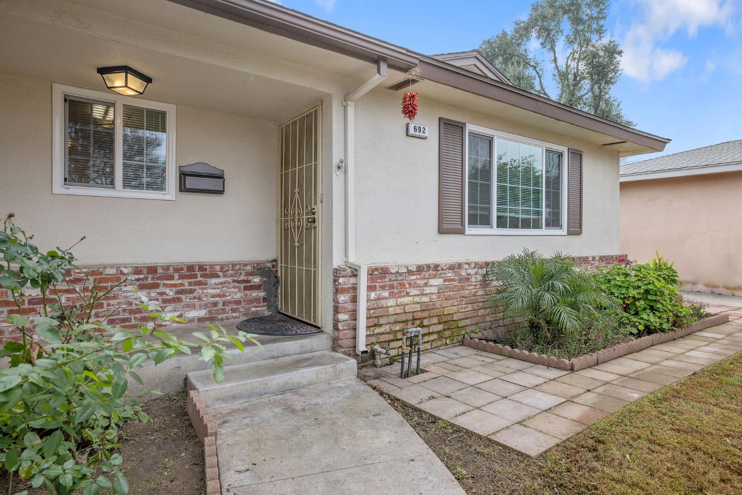 692 W Gettysburg Ave, Clovis, CA 93612