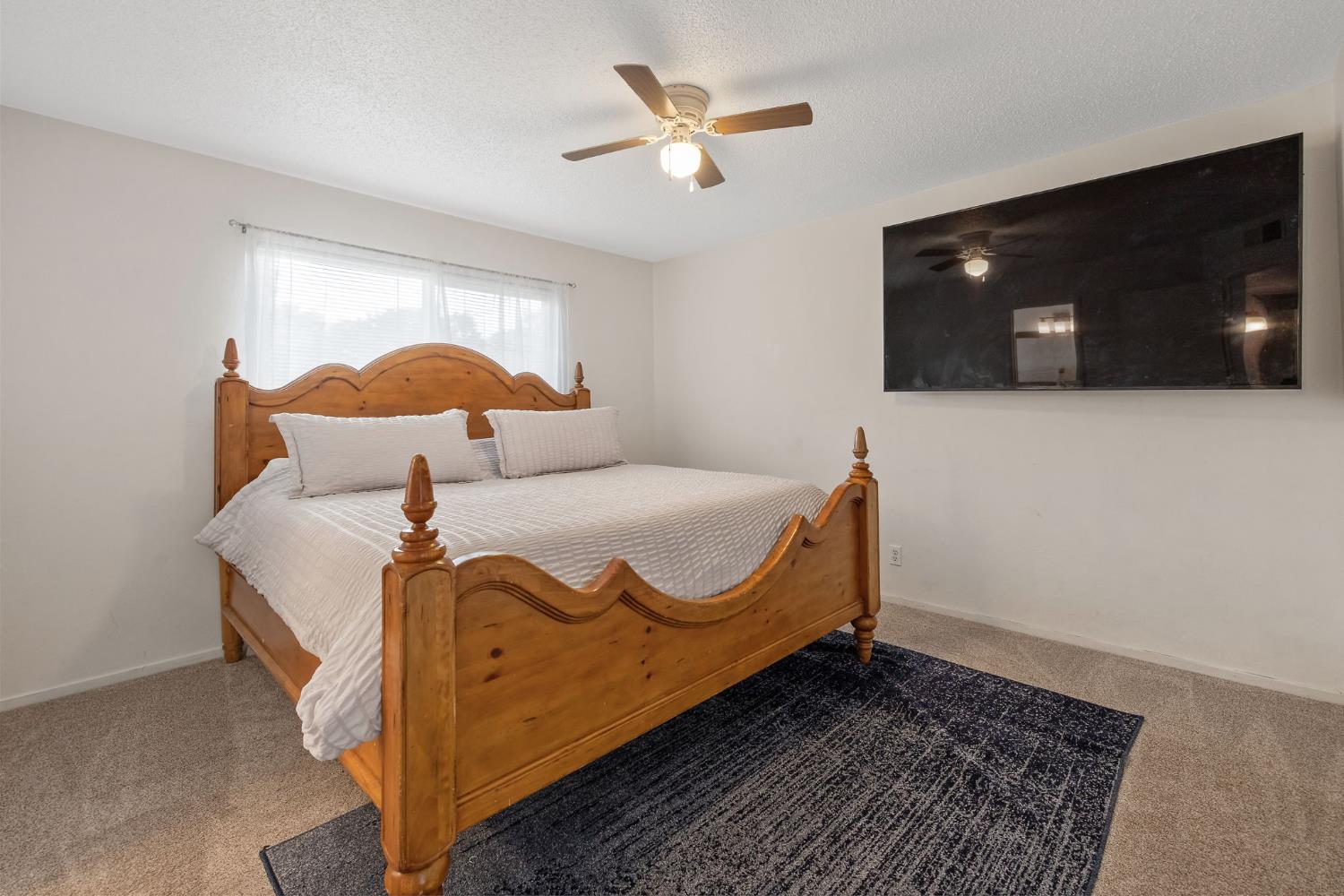 692 W Gettysburg Ave, Clovis, CA 93612