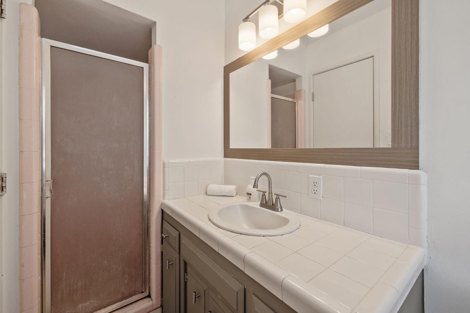 692 W Gettysburg Ave, Clovis, CA 93612