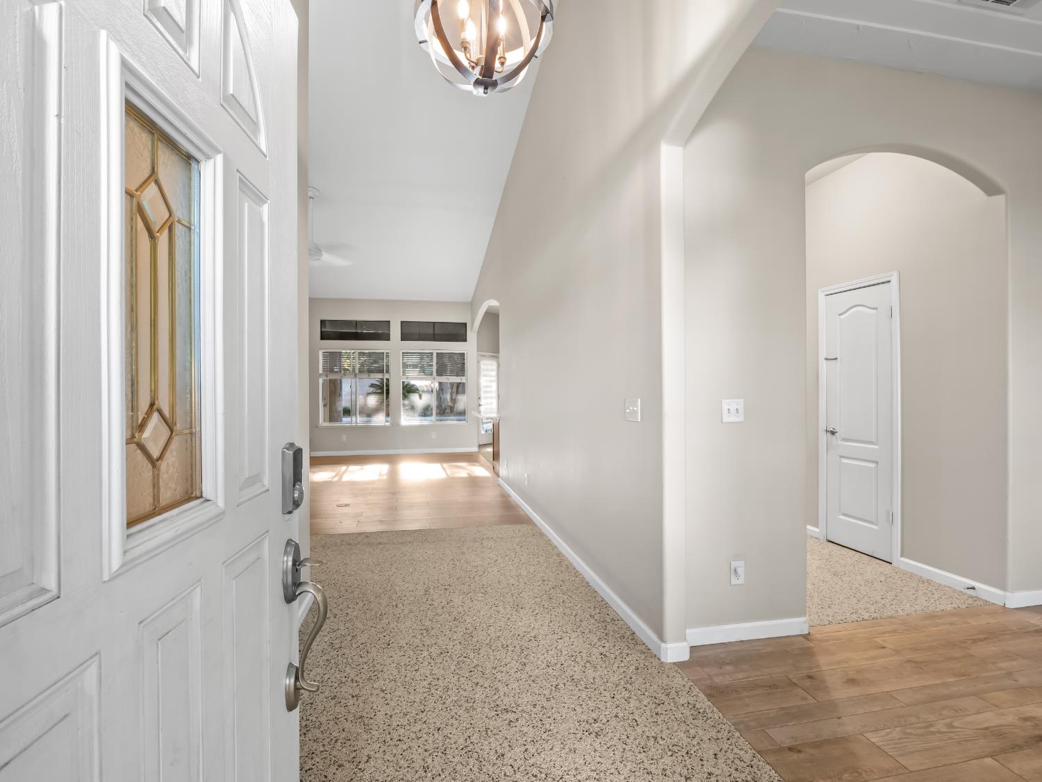 852 N Cherry Ln, Clovis, CA 93611