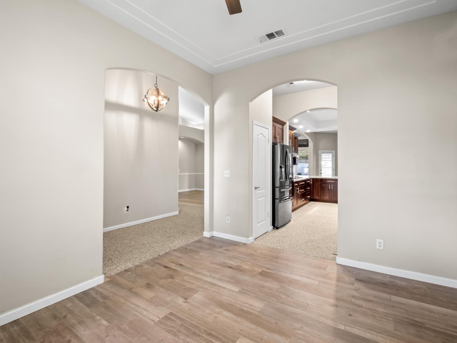 852 N Cherry Ln, Clovis, CA 93611