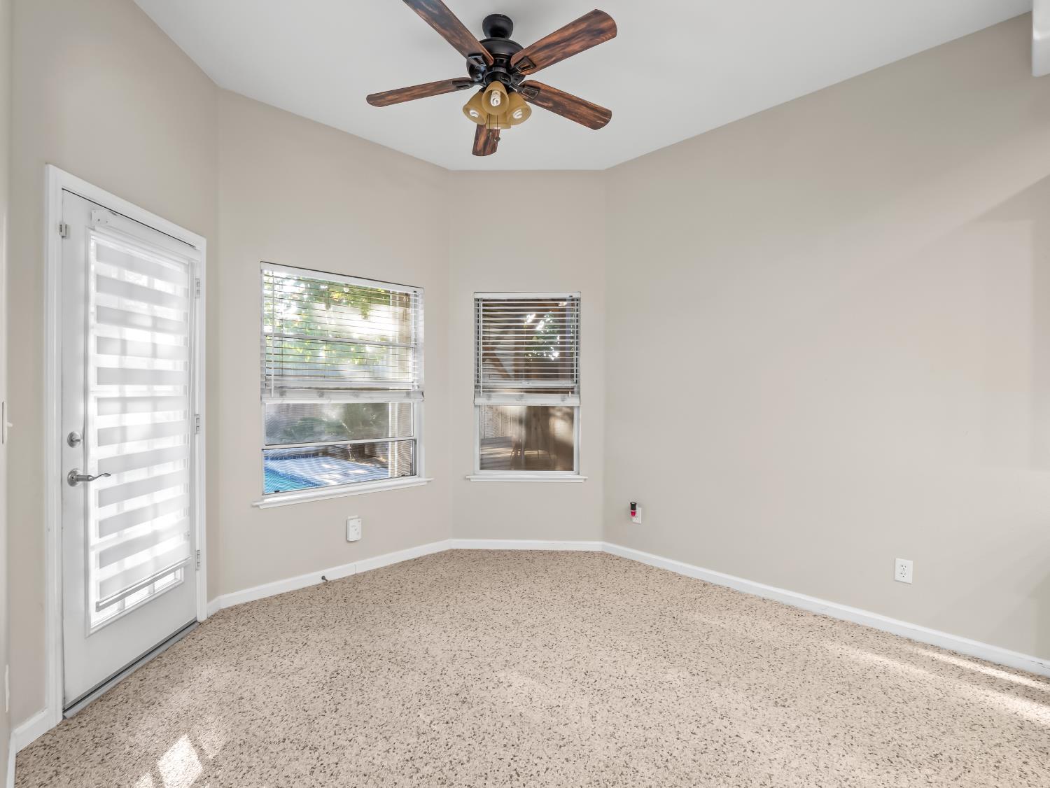 852 N Cherry Ln, Clovis, CA 93611