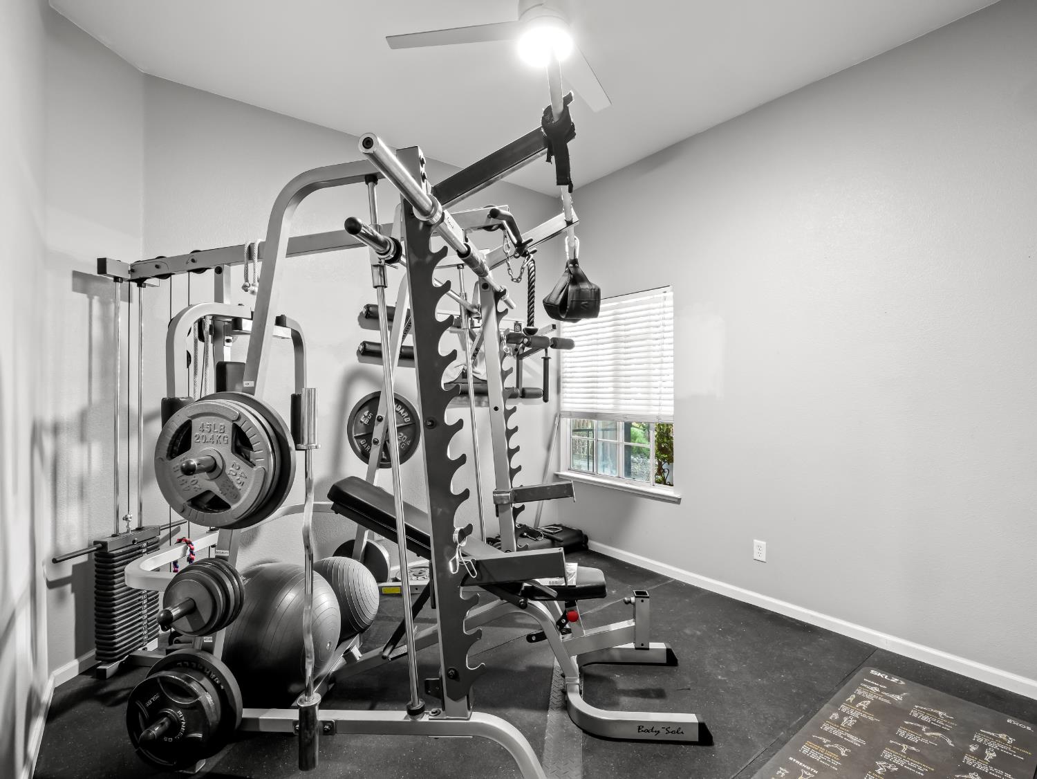 852 N Cherry Ln, Clovis, CA 93611