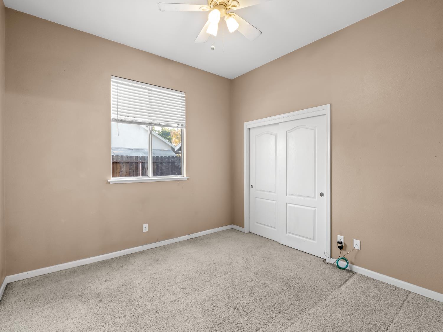 852 N Cherry Ln, Clovis, CA 93611