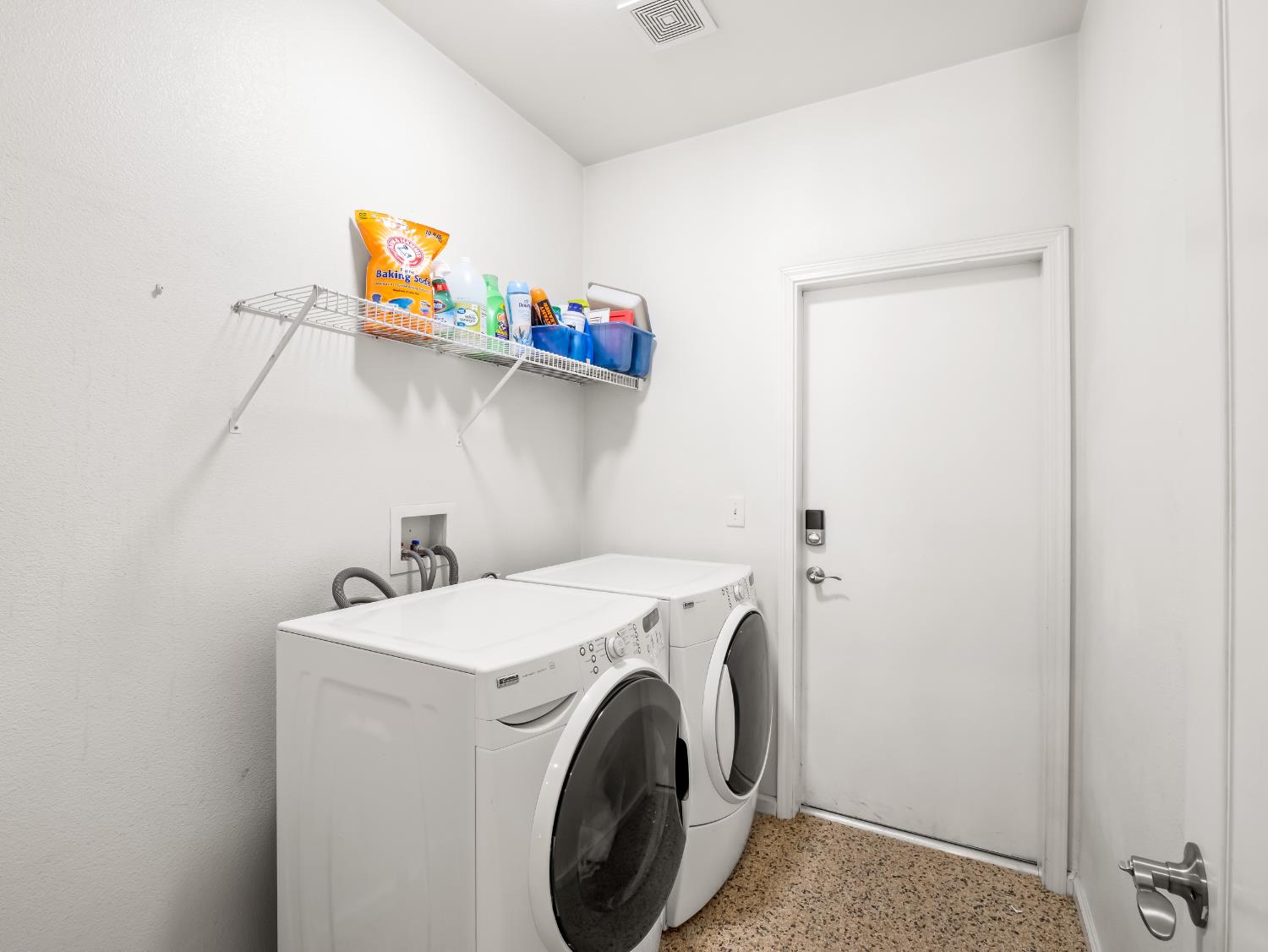 852 N Cherry Ln, Clovis, CA 93611