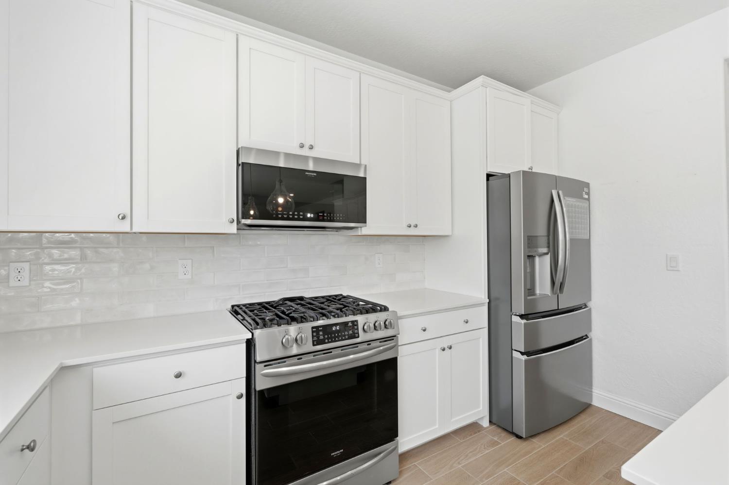 2429 W Claridge Way, Hanford, CA 93230