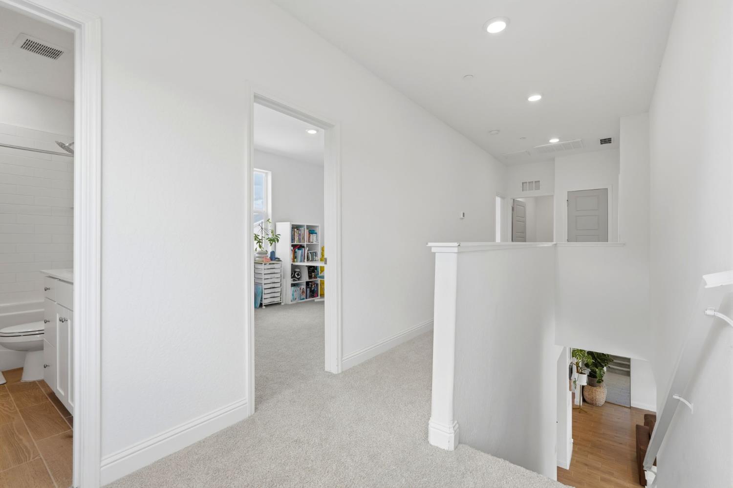 2429 W Claridge Way, Hanford, CA 93230