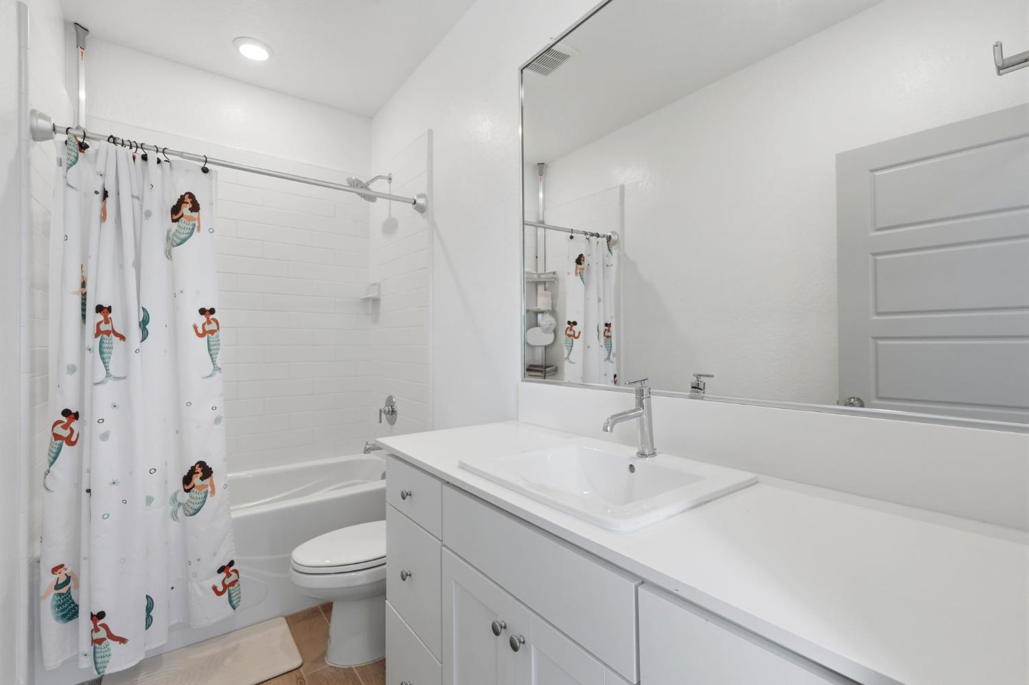 2429 W Claridge Way, Hanford, CA 93230