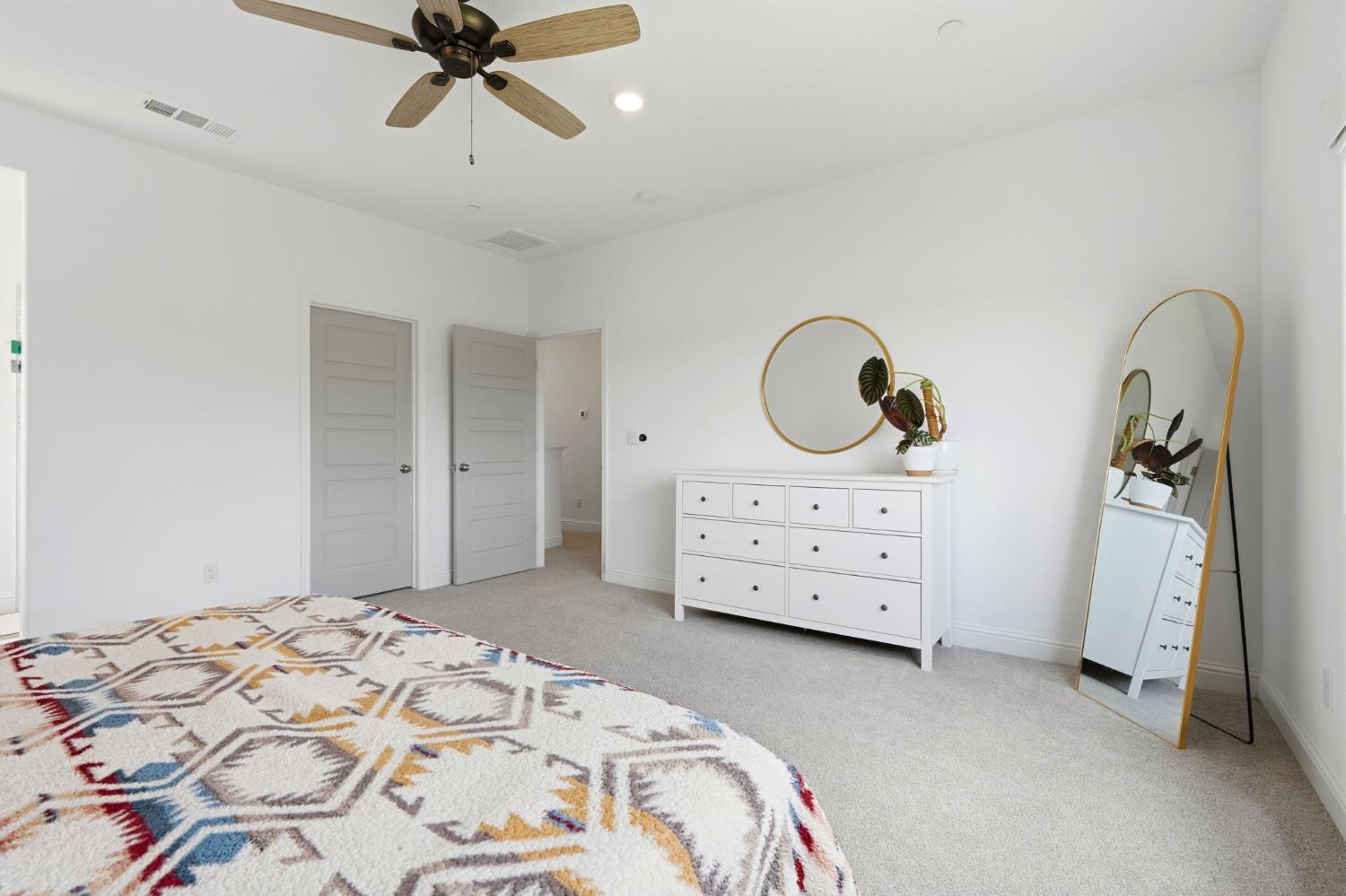 2429 W Claridge Way, Hanford, CA 93230