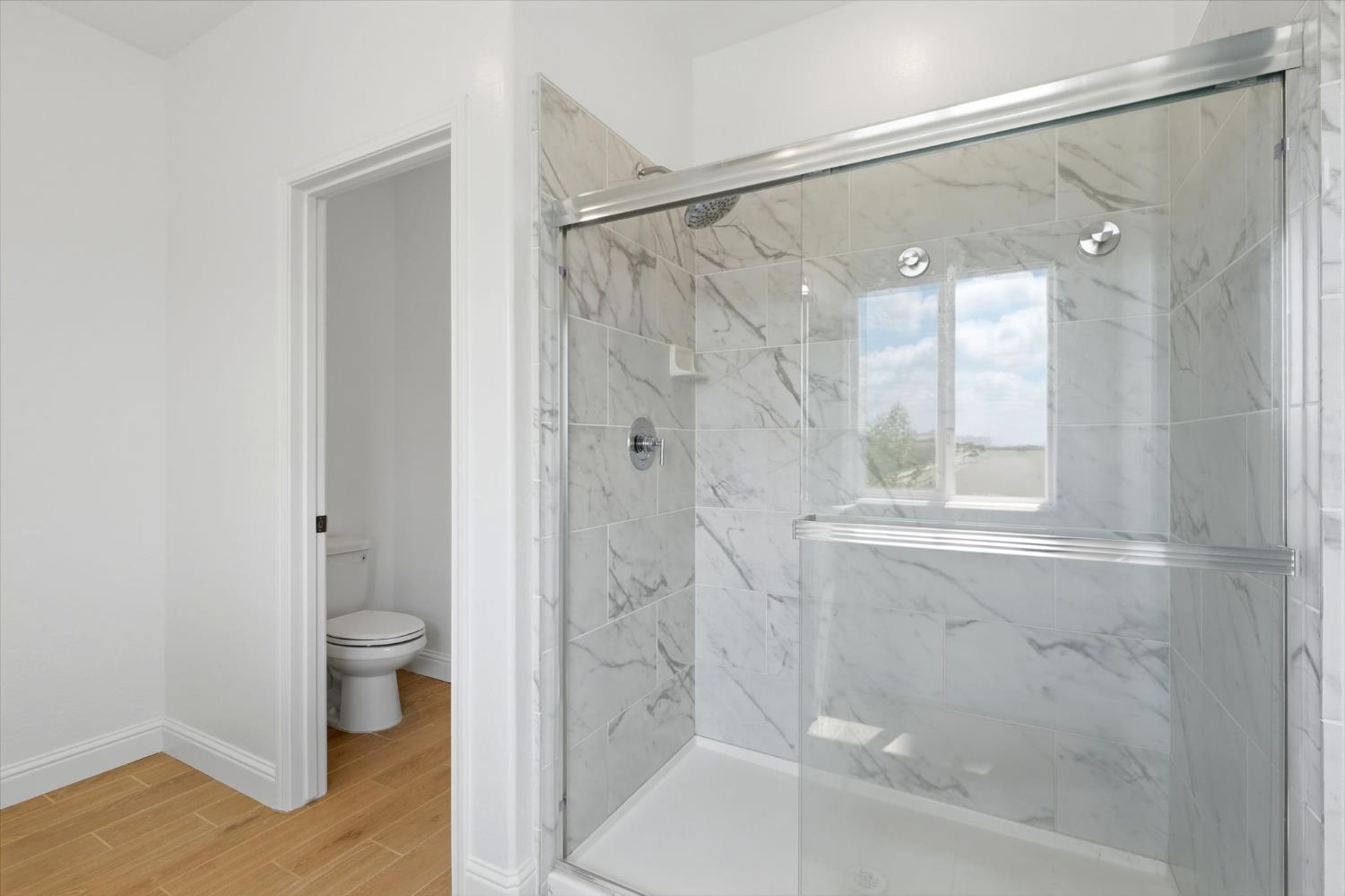 2429 W Claridge Way, Hanford, CA 93230