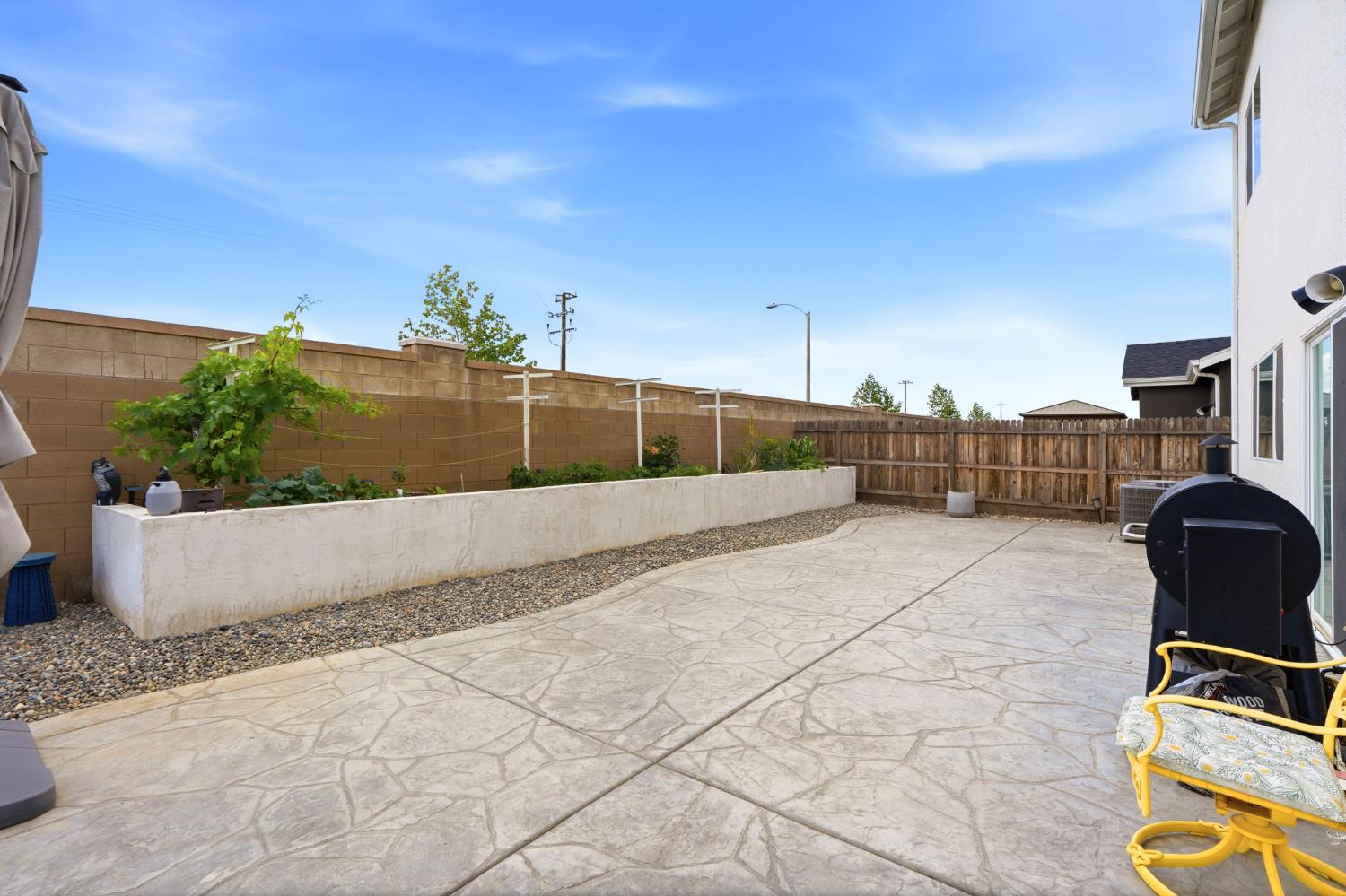 2429 W Claridge Way, Hanford, CA 93230