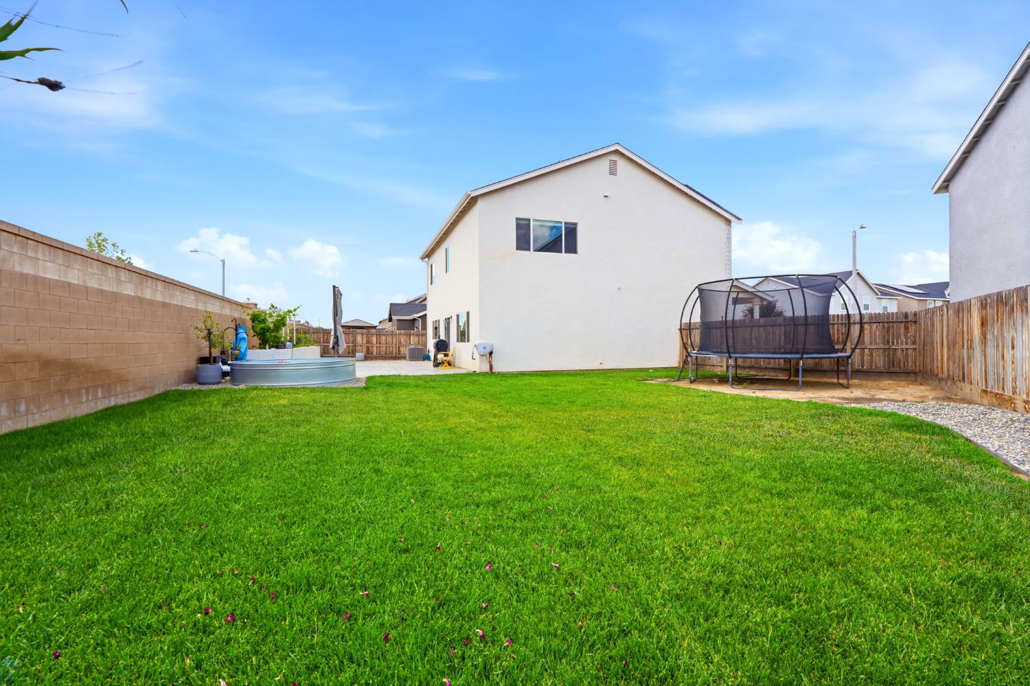 2429 W Claridge Way, Hanford, CA 93230