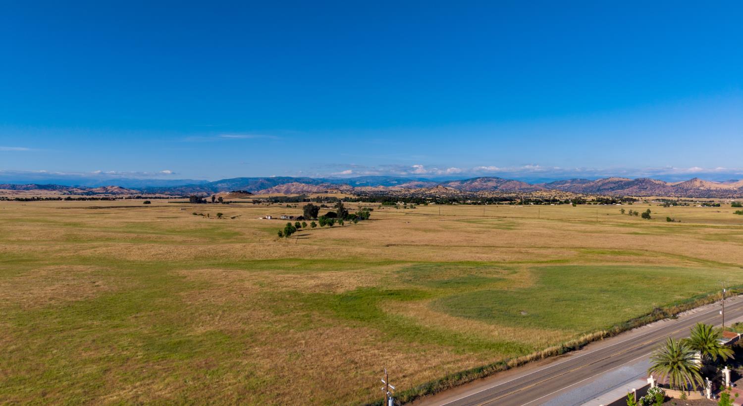 12447 E Herndon Ave, Clovis, CA 93619