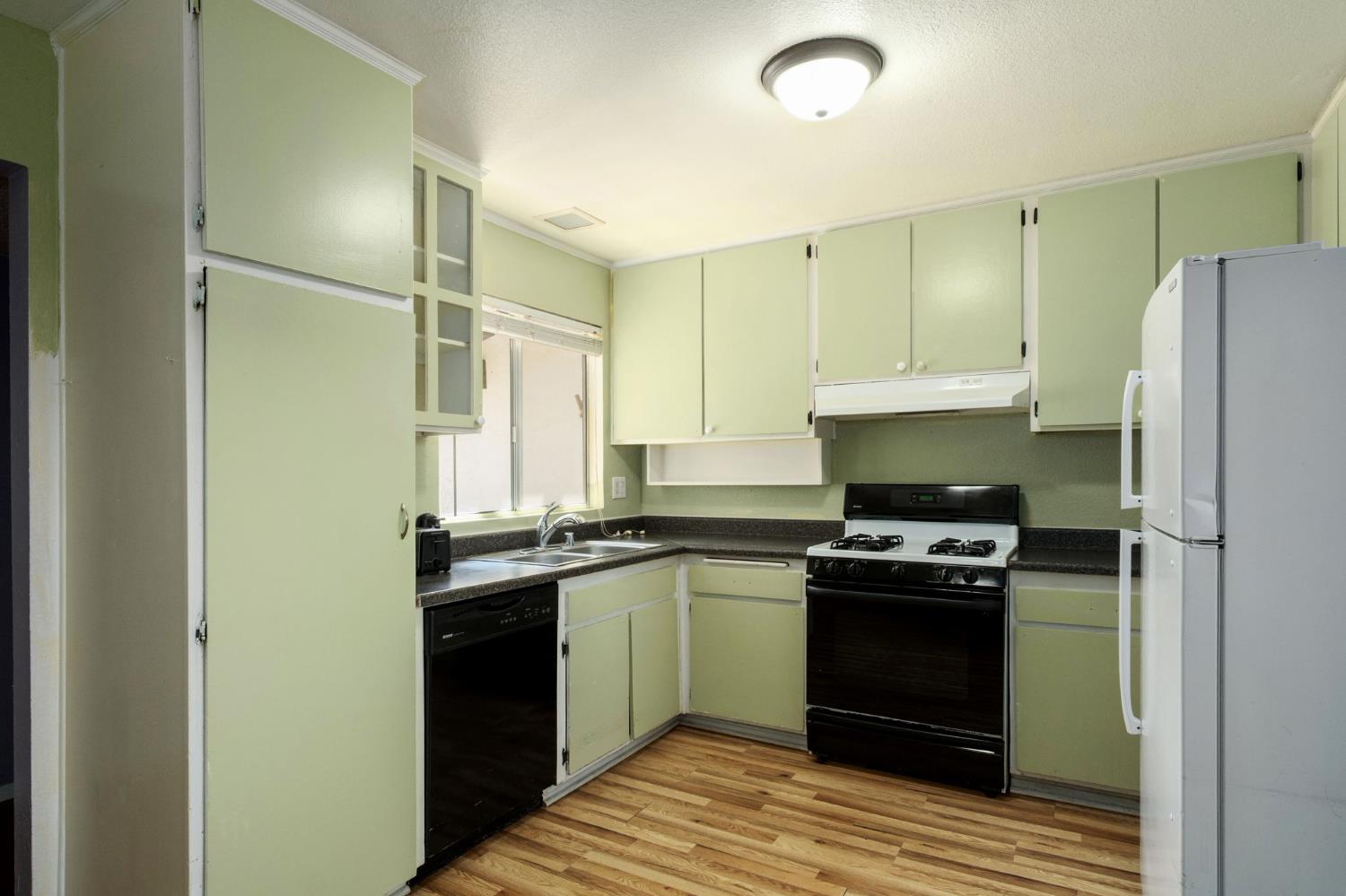 317 W Sierra Ave #114, Fresno, CA 93704