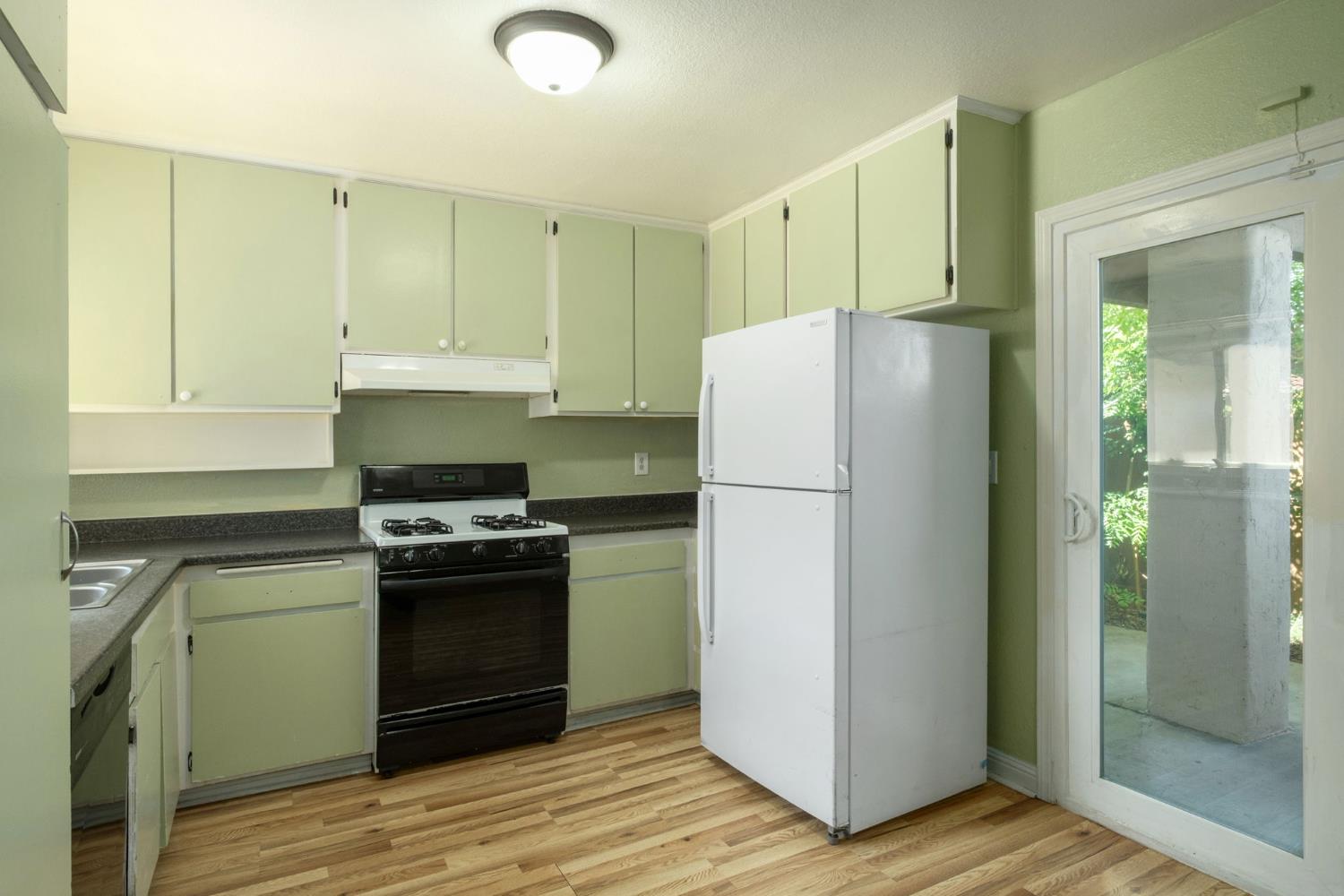 317 W Sierra Ave #114, Fresno, CA 93704