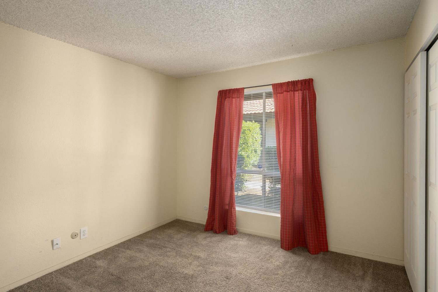 317 W Sierra Ave #114, Fresno, CA 93704