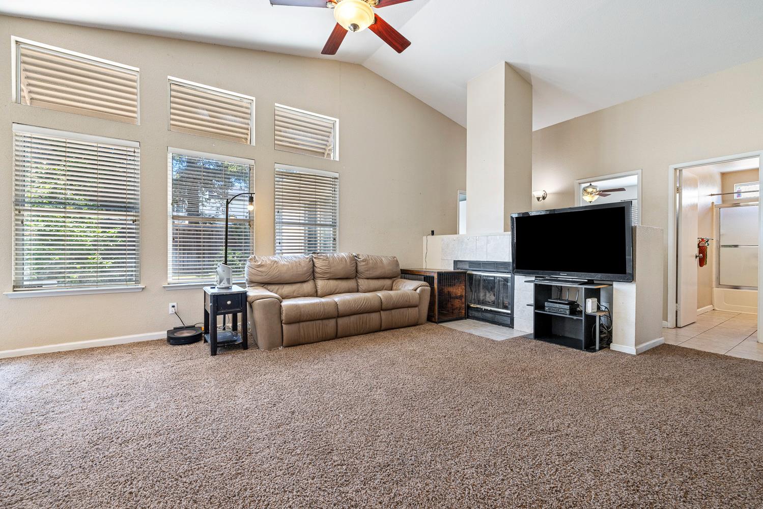 7649 N Baird Ave, Fresno, CA 93720