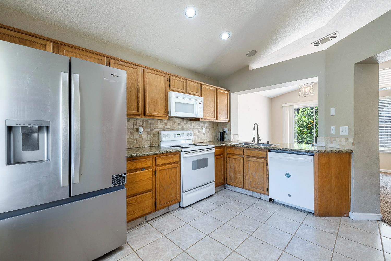 7649 N Baird Ave, Fresno, CA 93720