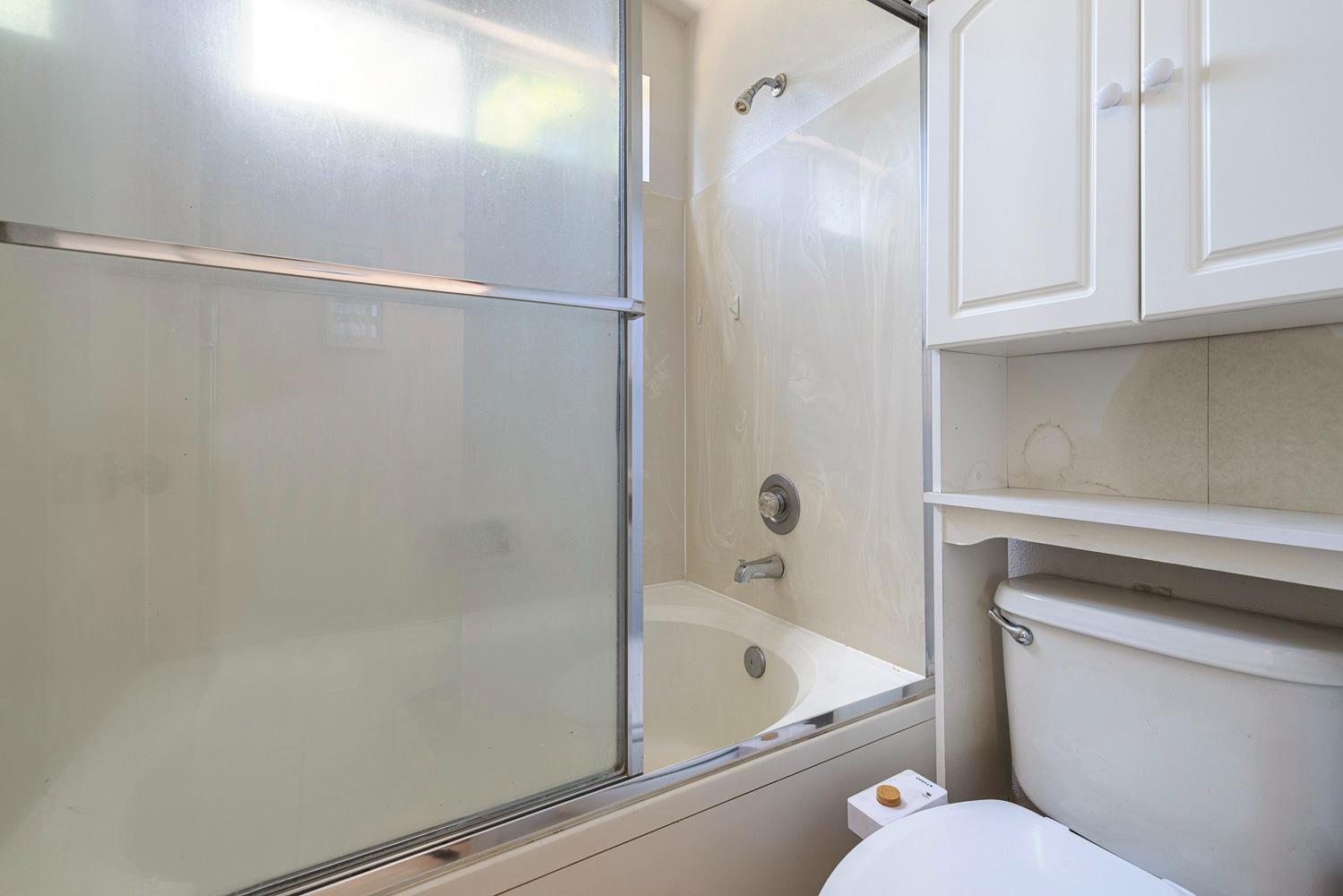 7649 N Baird Ave, Fresno, CA 93720