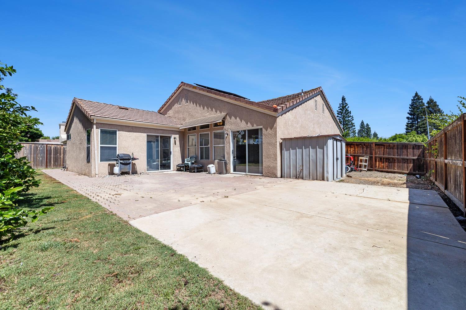 7649 N Baird Ave, Fresno, CA 93720