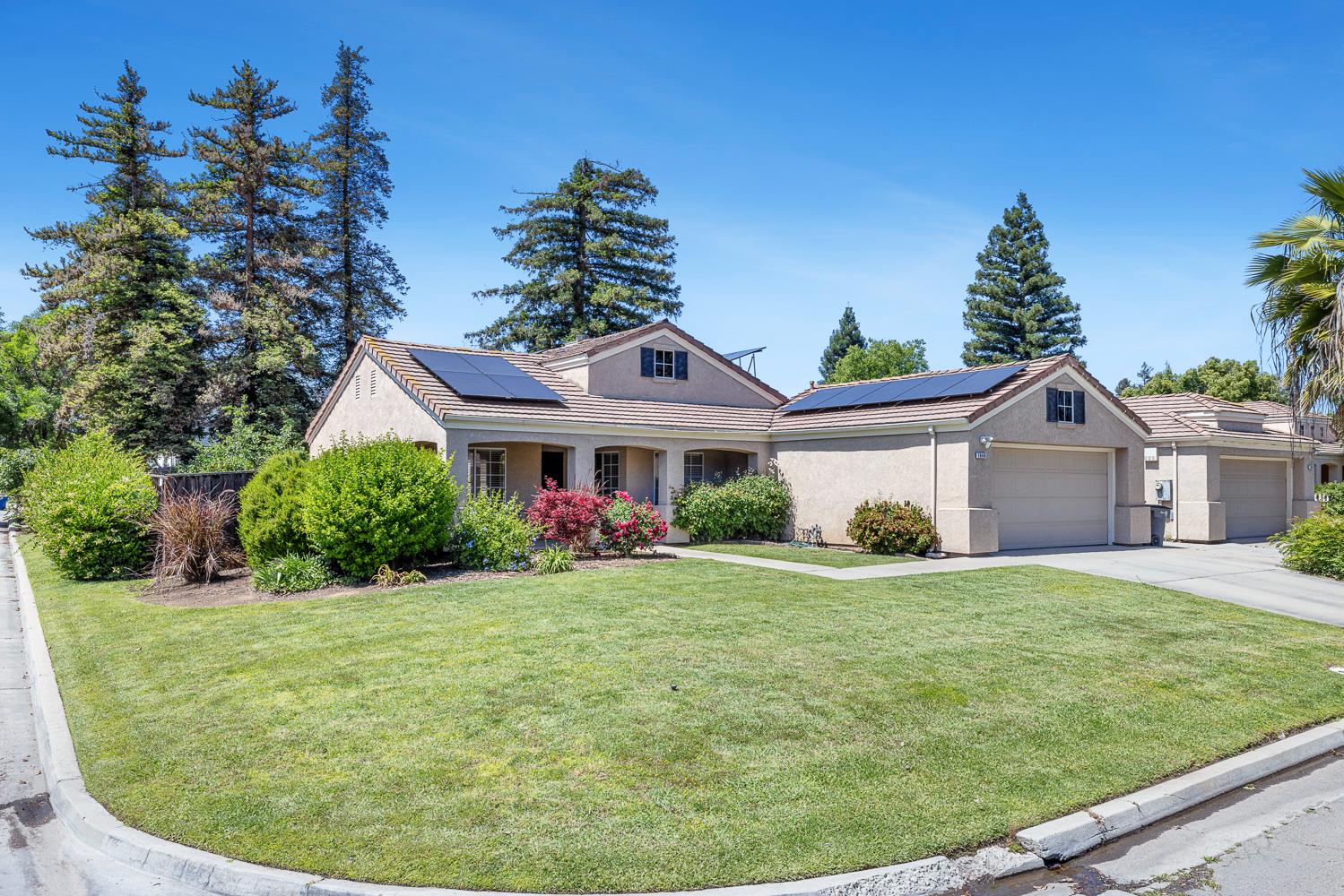 7649 N Baird Ave, Fresno, CA 93720