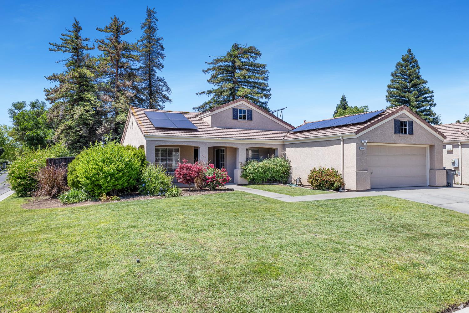 7649 N Baird Ave, Fresno, CA 93720