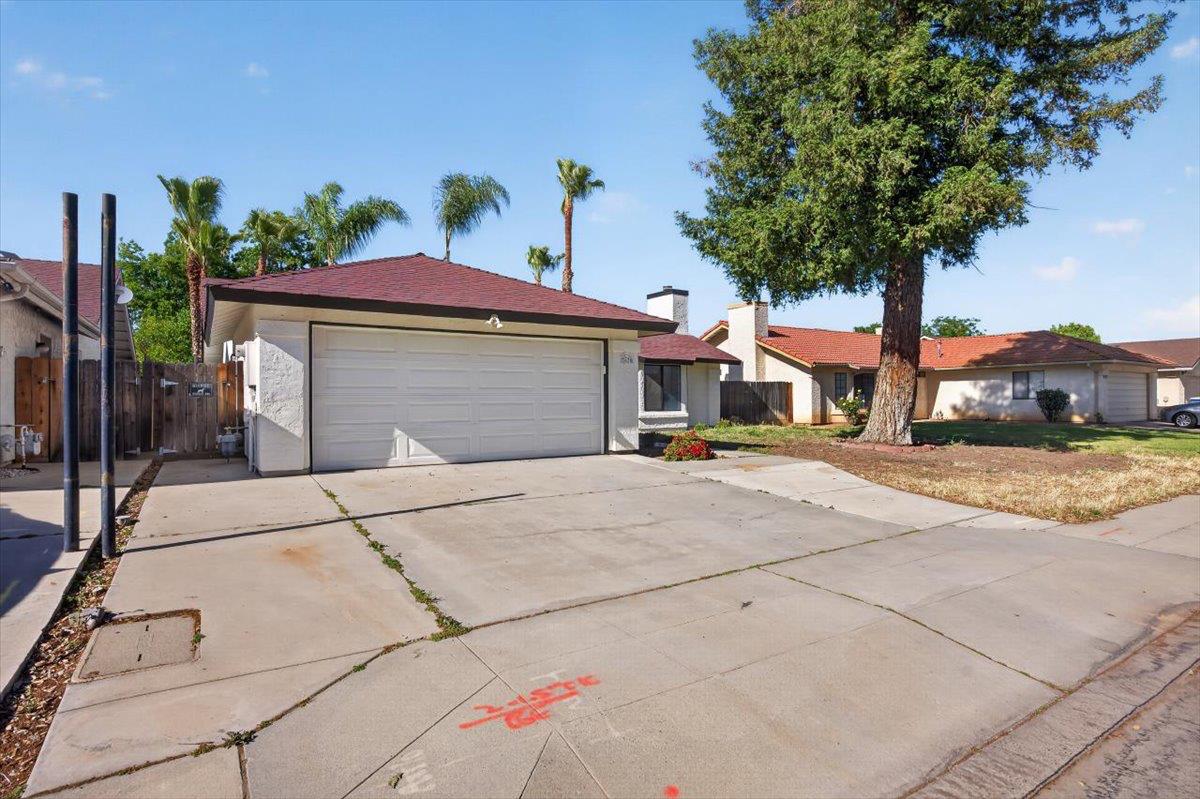 3670 W Fedora Ave, Fresno, CA 93722