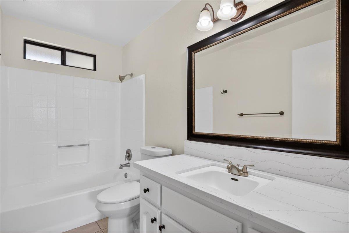 3670 W Fedora Ave, Fresno, CA 93722