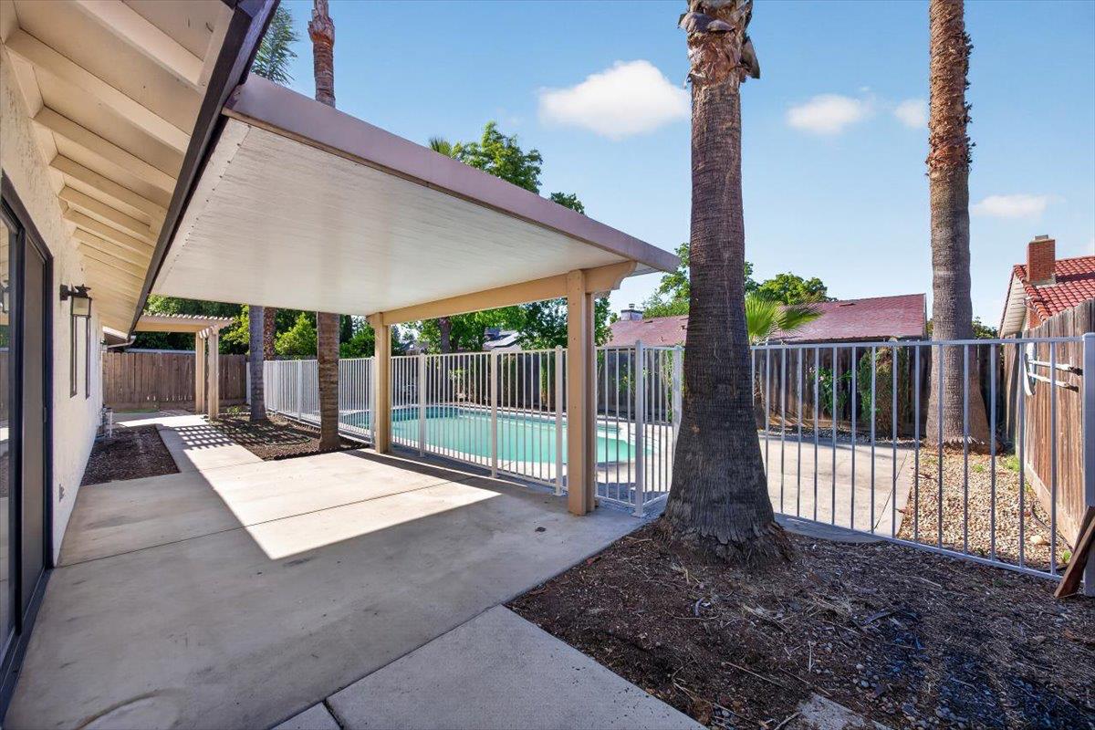 3670 W Fedora Ave, Fresno, CA 93722