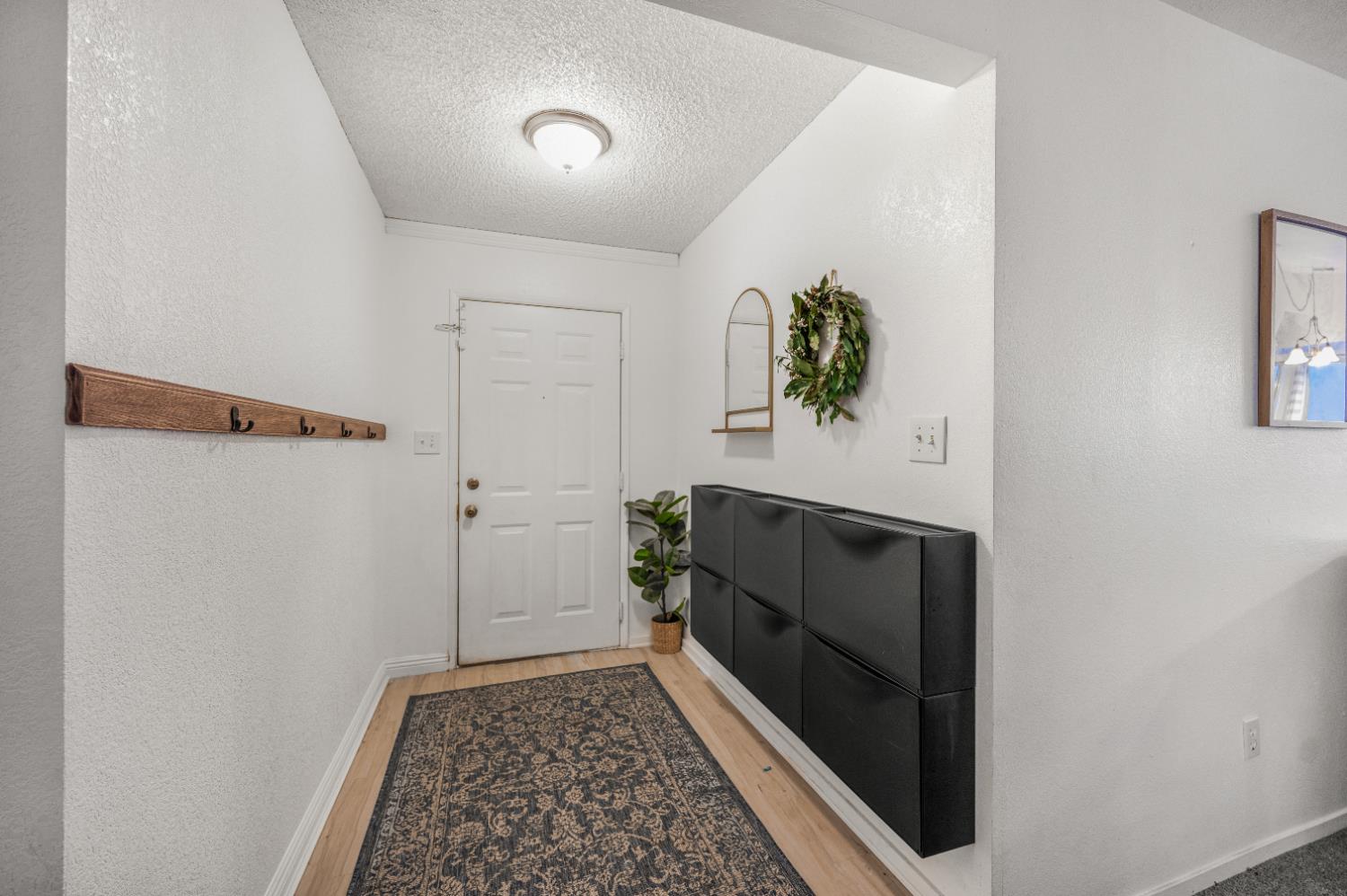 651 N Laverne Ave, Fresno, CA 93727