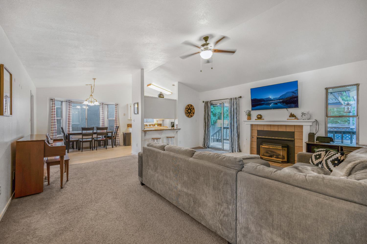 651 N Laverne Ave, Fresno, CA 93727