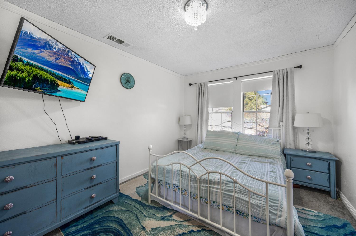 651 N Laverne Ave, Fresno, CA 93727