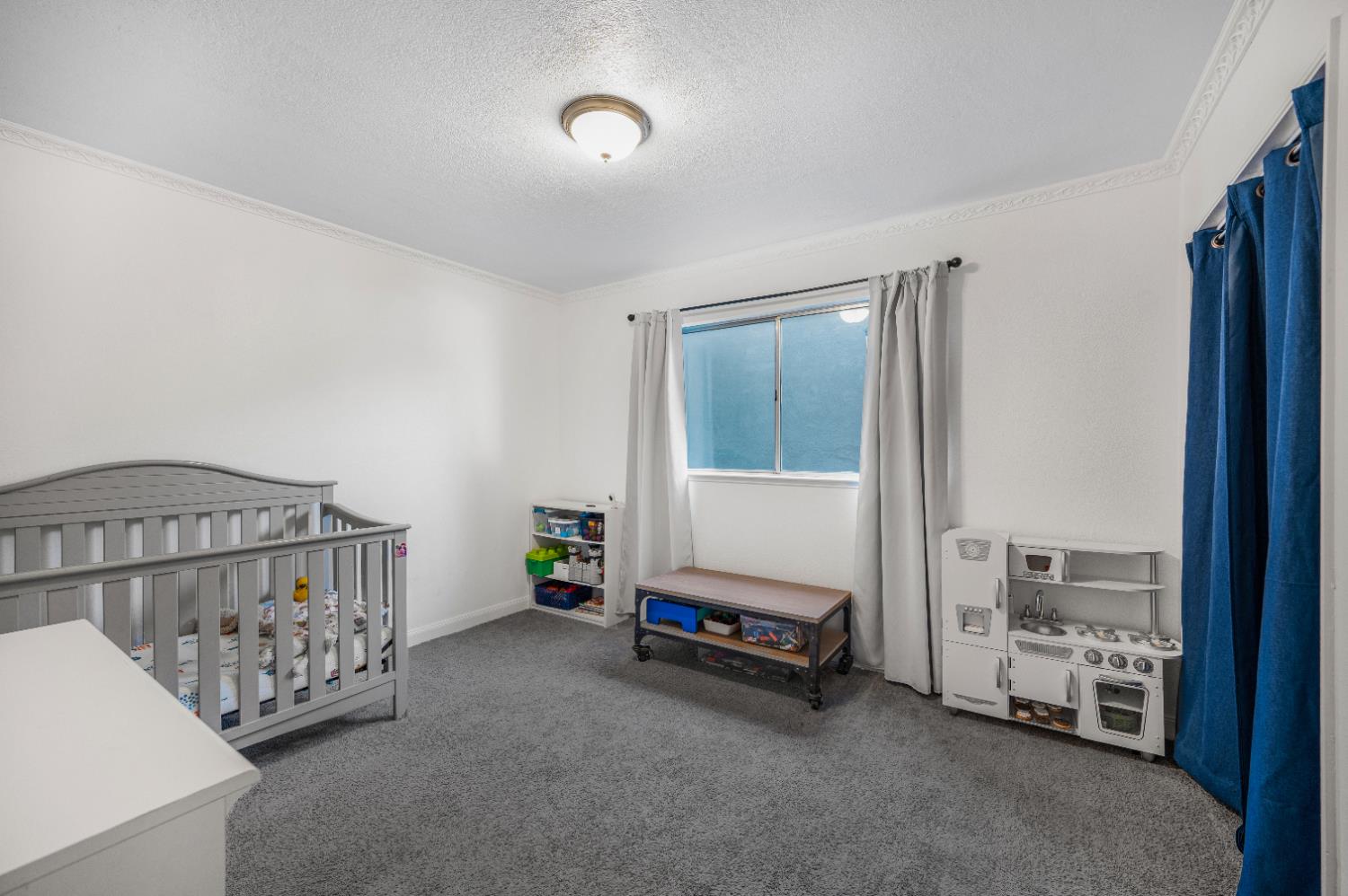 651 N Laverne Ave, Fresno, CA 93727