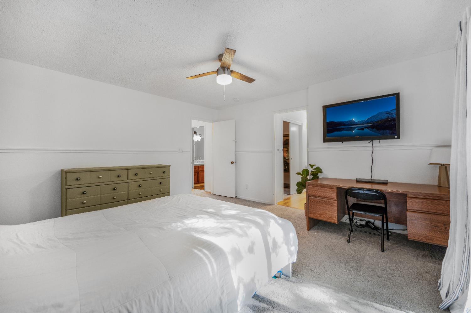 651 N Laverne Ave, Fresno, CA 93727