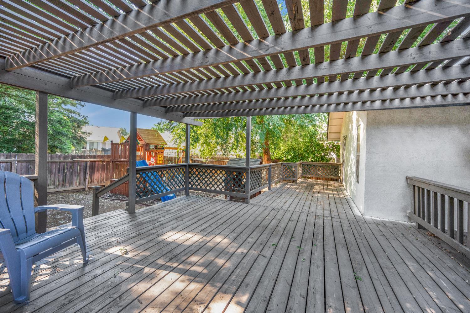 651 N Laverne Ave, Fresno, CA 93727