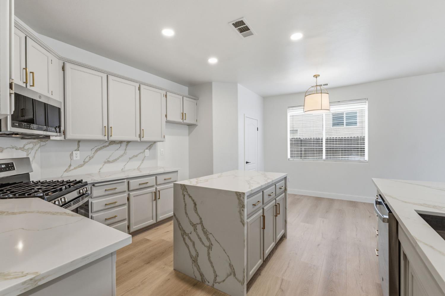 5118 Vista Del Mar Ave, Bakersfield, CA 93311