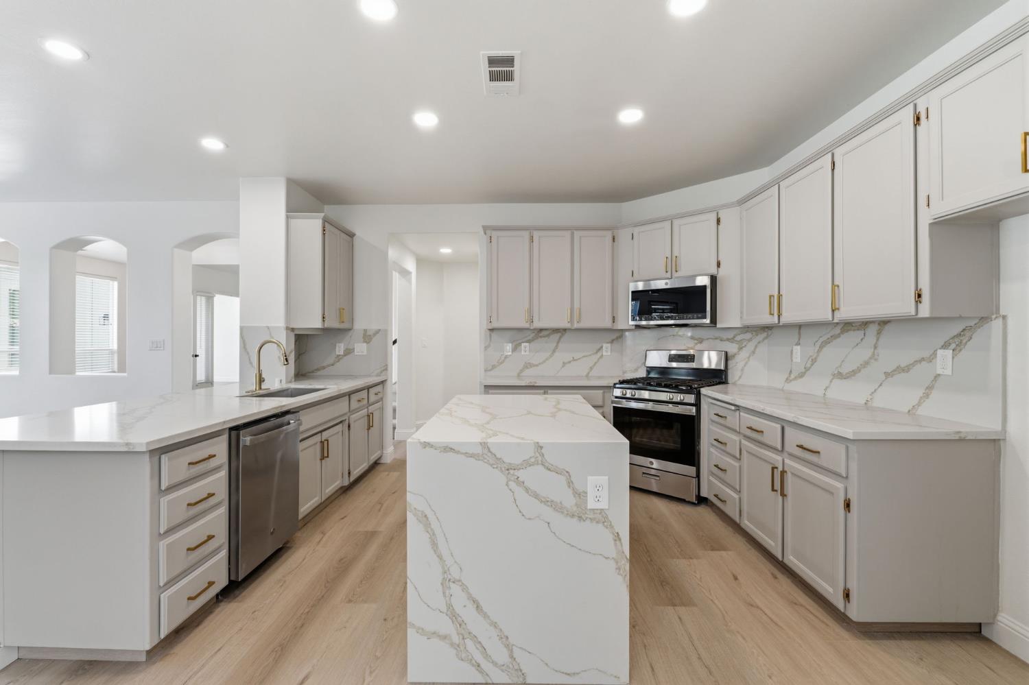 5118 Vista Del Mar Ave, Bakersfield, CA 93311