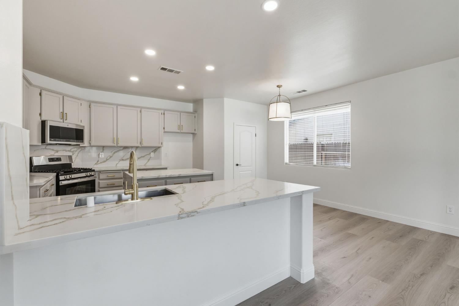 5118 Vista Del Mar Ave, Bakersfield, CA 93311