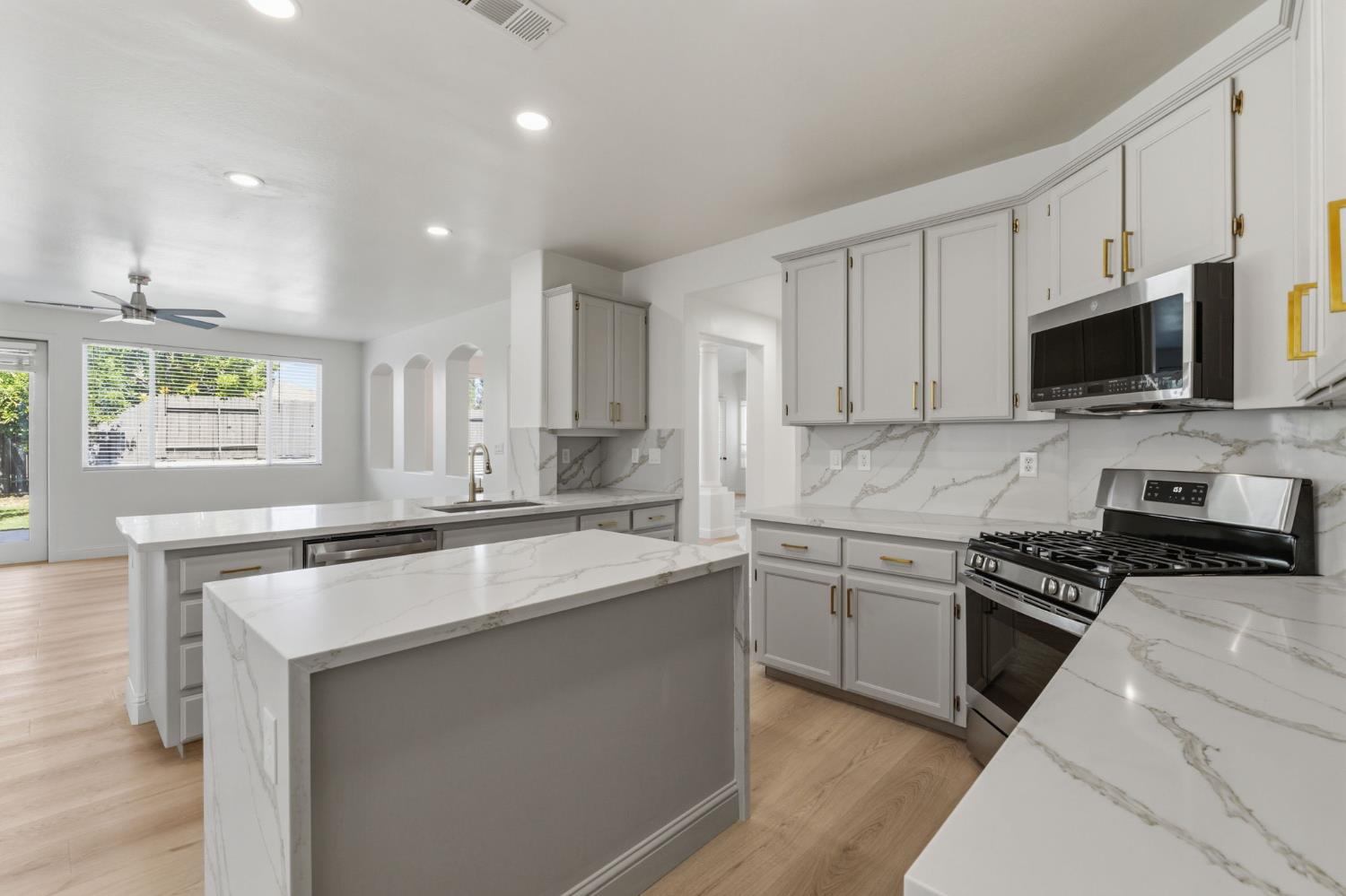 5118 Vista Del Mar Ave, Bakersfield, CA 93311