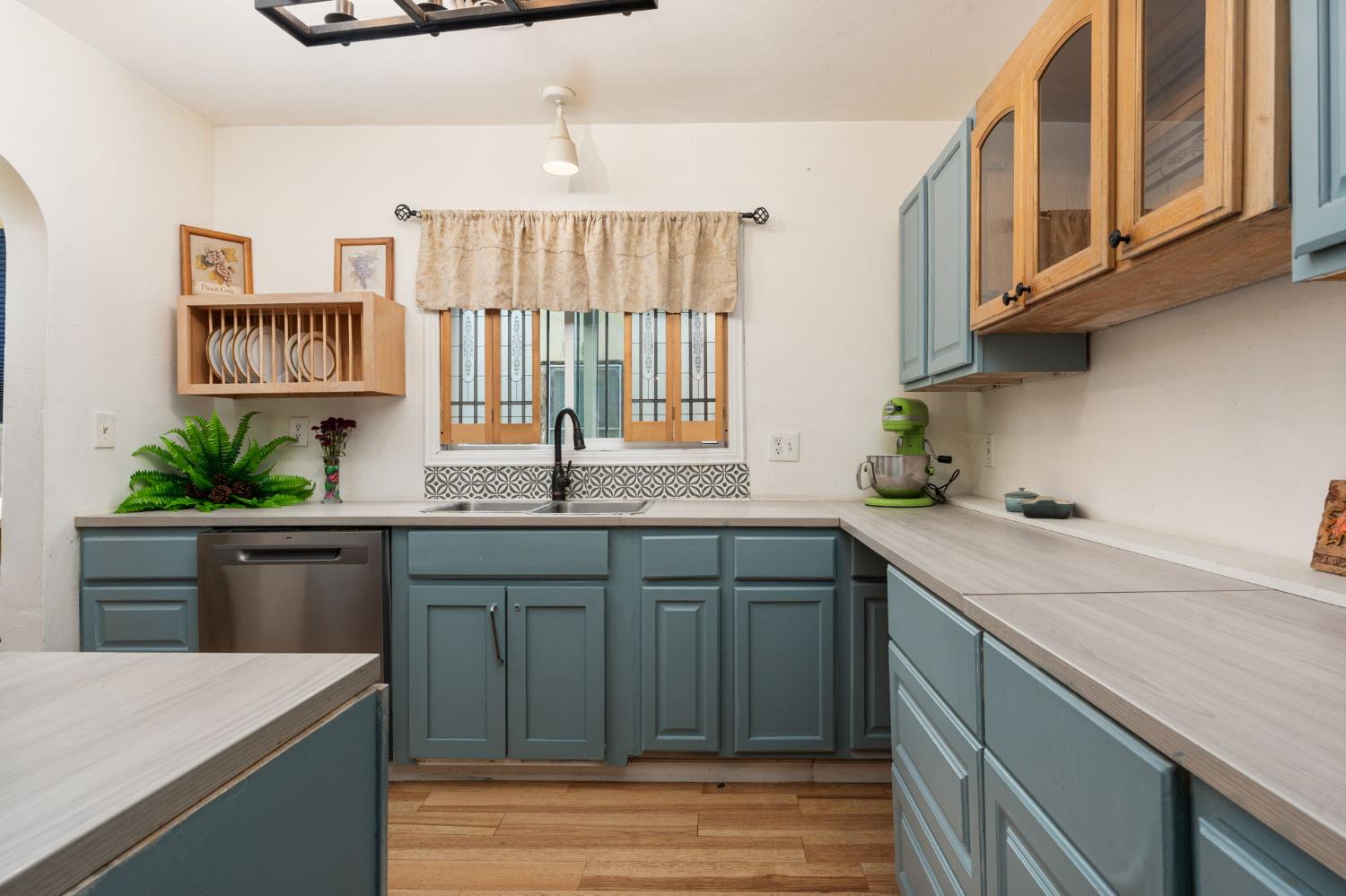 4025 E Tulare St, Fresno, CA 93702