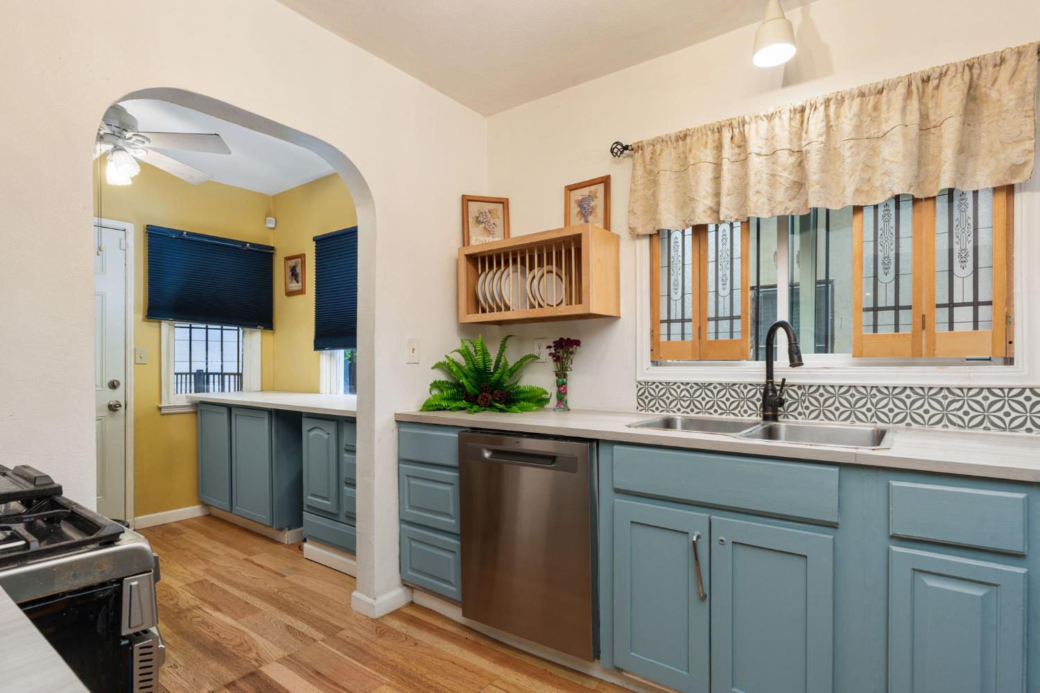 4025 E Tulare St, Fresno, CA 93702