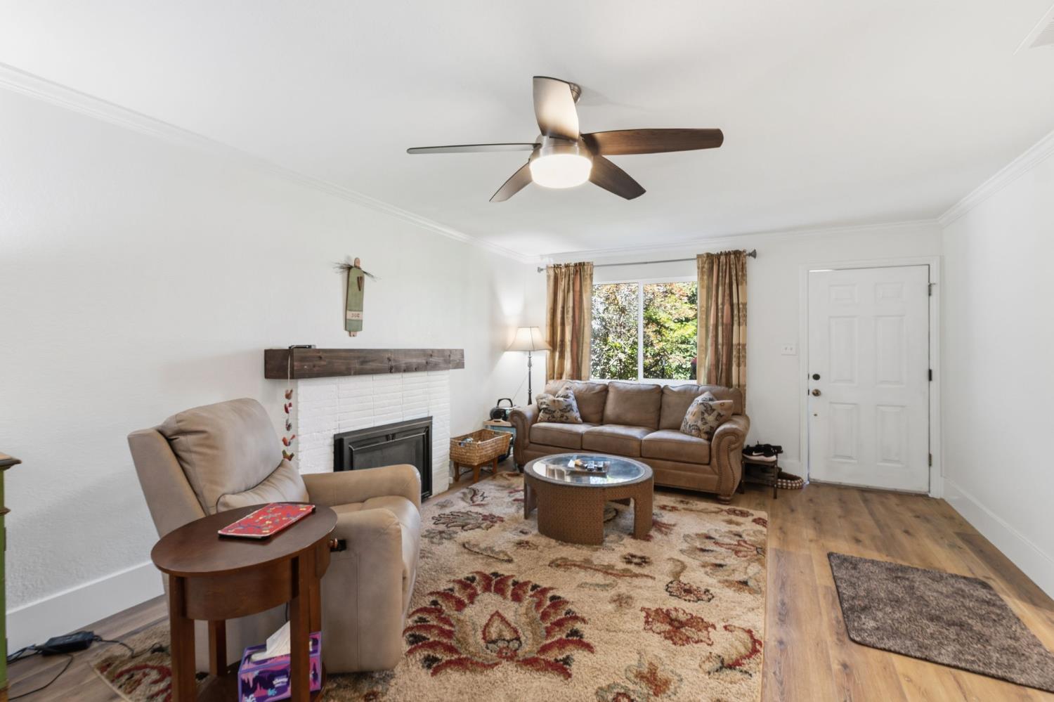 2438 E Santa Ana Ave, Fresno, CA 93726