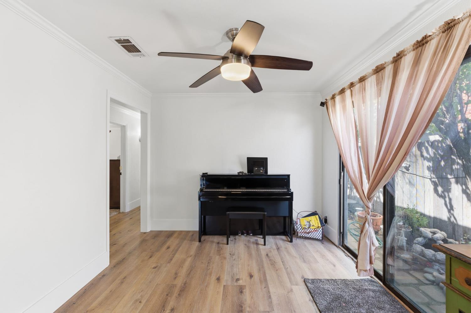 2438 E Santa Ana Ave, Fresno, CA 93726