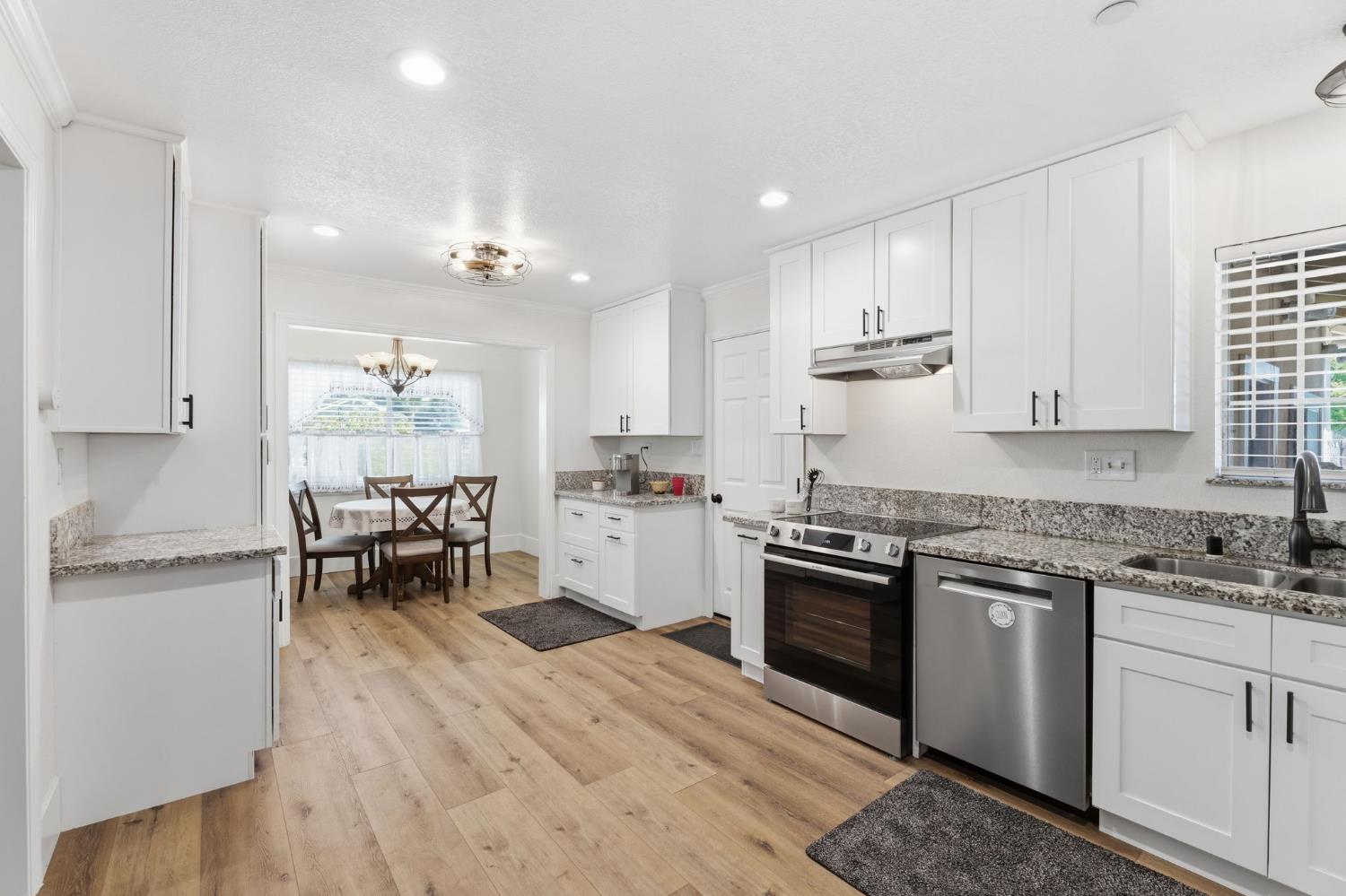 2438 E Santa Ana Ave, Fresno, CA 93726