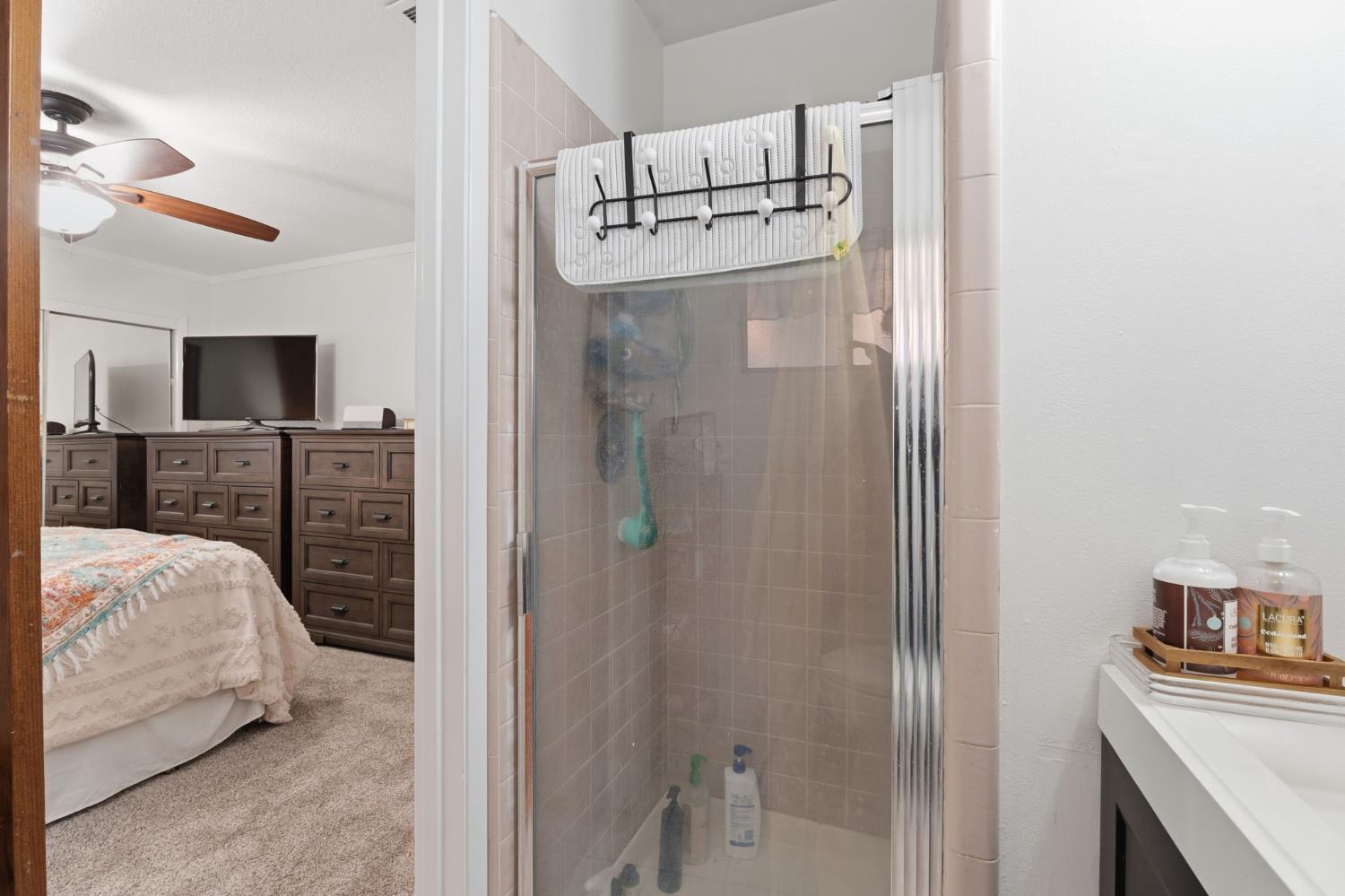 2438 E Santa Ana Ave, Fresno, CA 93726