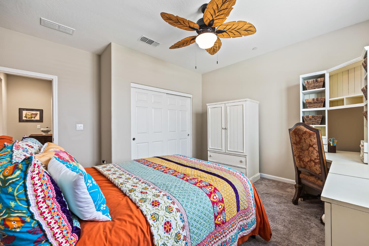 174 S Karen Ave, Kerman, CA 93630